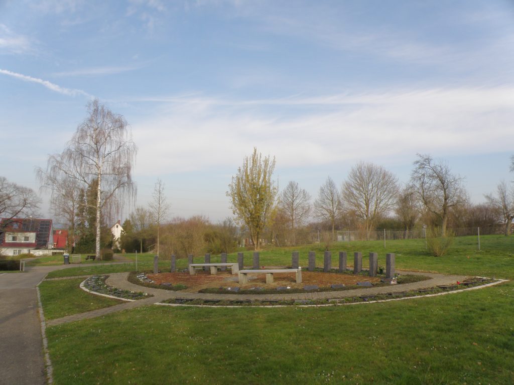 Friedhof Reudern - Blick über das Gemeinschaftsgrabfeld